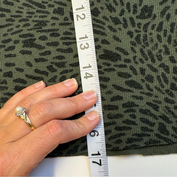 Zara cheetah print olive green cropped stretchy short sleeve sweater Small - Picture 5 of 7